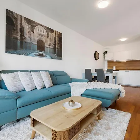 Urban Elegance Retreat *