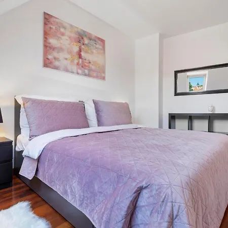 Lägenhet Urban Elegance Retreat Bratislava