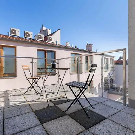 Urban Elegance Retreat Апартаменты