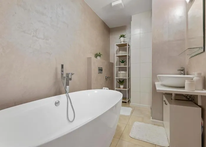 Urban Elegance Retreat Apartament